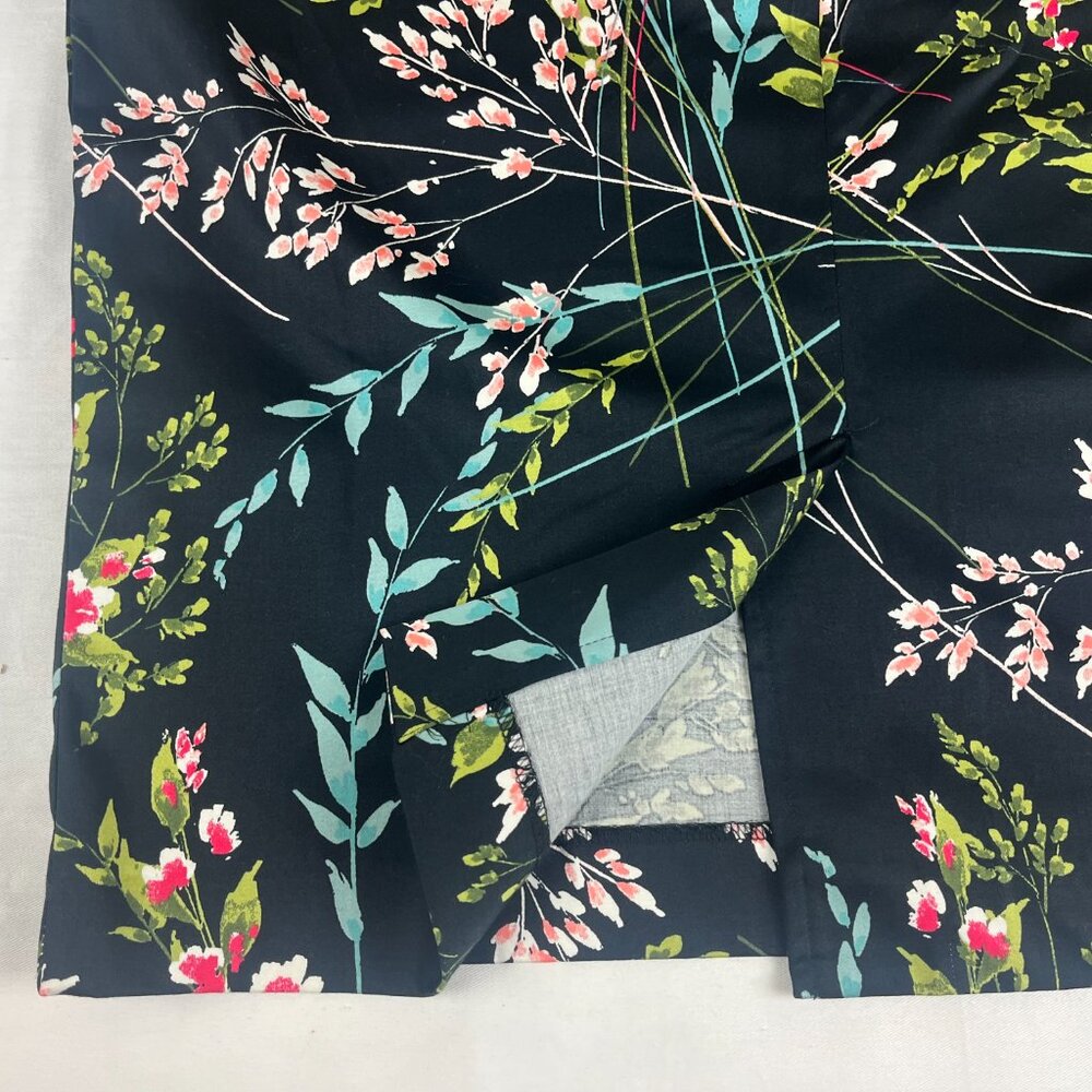 Talbots Pencil Skirt Size 14 Black Pink Green, Floral Print, Unlined - Picture 4 of 6